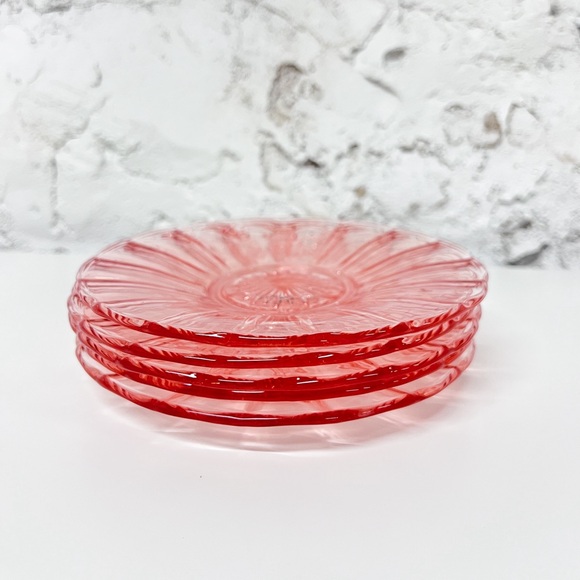 Set of 5 Vintage Pink Depression Glass Plates - Starburst Pattern - Picture 8 of 8